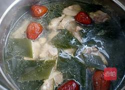 海带枸杞排骨汤的做法图解7