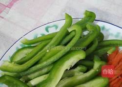 香干青椒炒肉丝的做法图解3