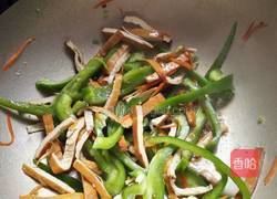 香干青椒炒肉丝的做法图解7