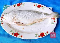 红烧大黄花鱼的做法图解1