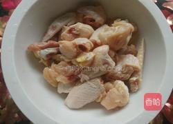土豆焖鸡的做法图解1
