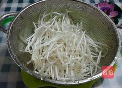 肉丝炒豆芽的做法图解3