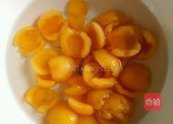 冰糖枇杷的做法图解3