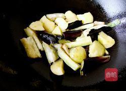 东北版土豆炖茄子的做法图解4