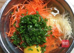 萝卜鸡蛋饼的做法图解3