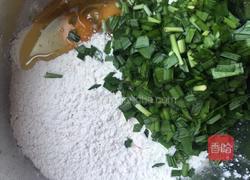 韭菜薄饼的做法图解3