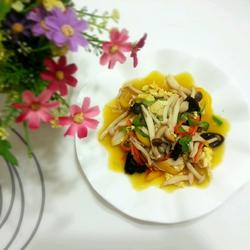 蟹味菇炒鸡蛋的做法[图]