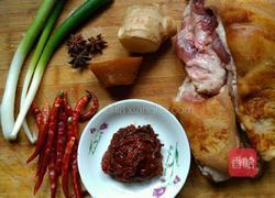 香辣肘子的做法图解1