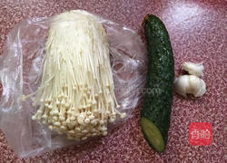 金针菇拌黄瓜的做法图解1