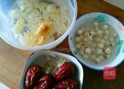 莲子银耳粥的做法图解2