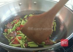 香肠炒蒜苔的做法图解11