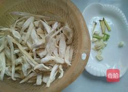 干煸平菇的做法图解1