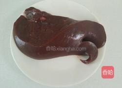 猪肝炒青椒的做法图解1