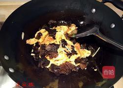 虾仁木耳滑蛋的做法图解8