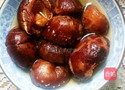 香菇鸡汤的做法图解2