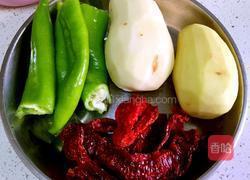 新疆正宗秘制大盘鸡的做法图解2