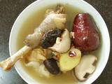 红枣香菇土鸡汤