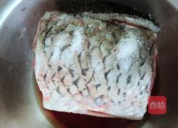 蒜瓣红烧鱼的做法图解1