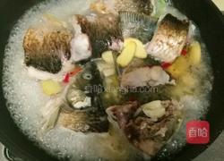 煎草鱼块的做法图解4