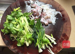 芹菜炒鱿鱼的做法图解3