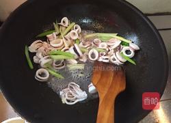 芹菜炒鱿鱼的做法图解6