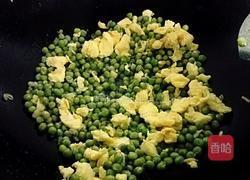 鸡蛋炒豌豆的做法图解9
