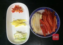 蒜苔炒肉片的做法图解1