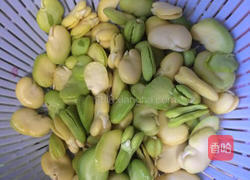 蚕豆鸡蛋汤的做法图解1