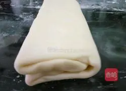 Illustration of how to make homemade egg tart crust again 7