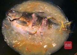 白萝卜丝鲫鱼汤的做法图解3