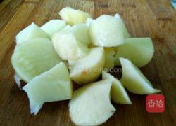 土豆炖五花肉豆角的做法图解3