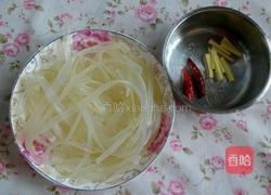 东北酸菜炖排骨的做法图解3