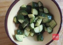 麻辣腌黄瓜的做法图解3