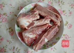 东北酸菜炖排骨的做法图解2