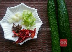 炝黄瓜的做法图解1