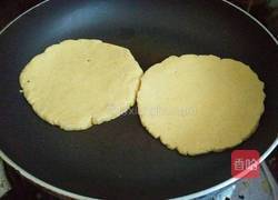 烙玉米饼的做法图解8