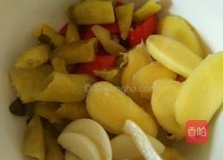 芹菜炒鸡胗的做法图解2