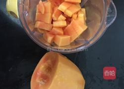 榨木瓜汁的做法图解1