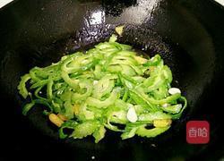 泡椒青椒炒苦瓜的做法图解7