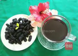 Illustration of how to make mulberry juice 7