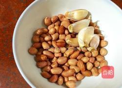 花生炖猪蹄的做法图解2