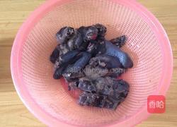 椰子炖乌鸡汤的做法图解2