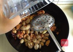 板栗炖鸡的做法图解6