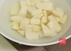 炖土豆块的做法图解2