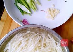 家常土豆丝的做法图解1