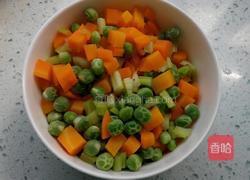 豌豆炒肉丁的做法图解5