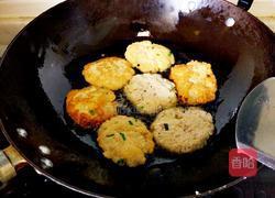 猪肉豆腐饼的做法图解3