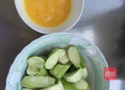 丝瓜炒鸭蛋的做法图解3