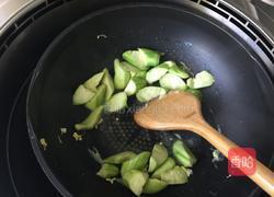 丝瓜炒鸭蛋的做法图解6