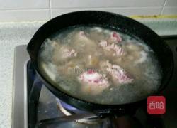海带小排汤的做法图解1